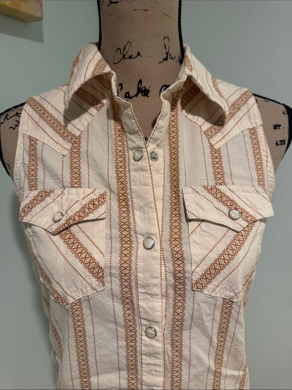 Wrangler snap Sleeveless Button-Front Stripe Tunic Dress in Cream and Tan sz XS - Picture 2 of 6